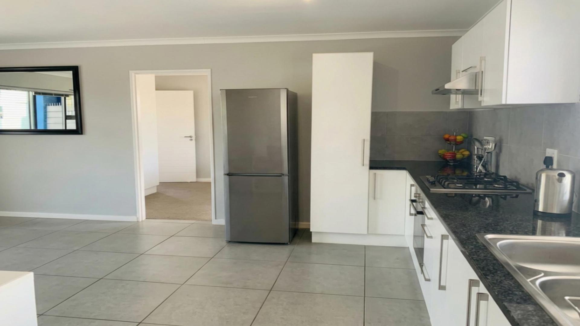 Kitchen of property in Burgundy Estate