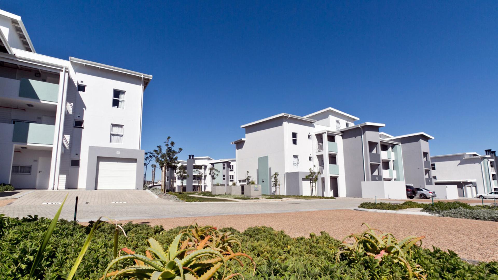 Front View of property in Burgundy Estate