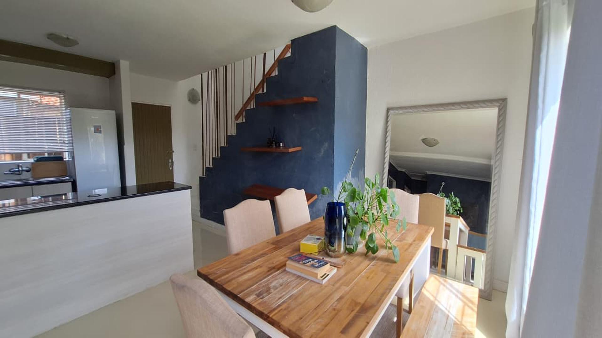 Dining Room of property in Wilgeheuwel 