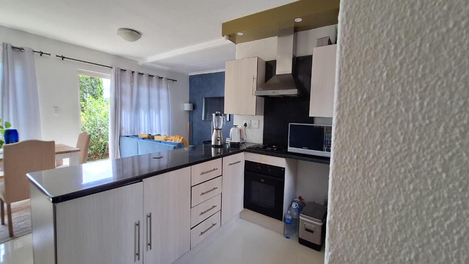 Kitchen - 7 square meters of property in Wilgeheuwel 
