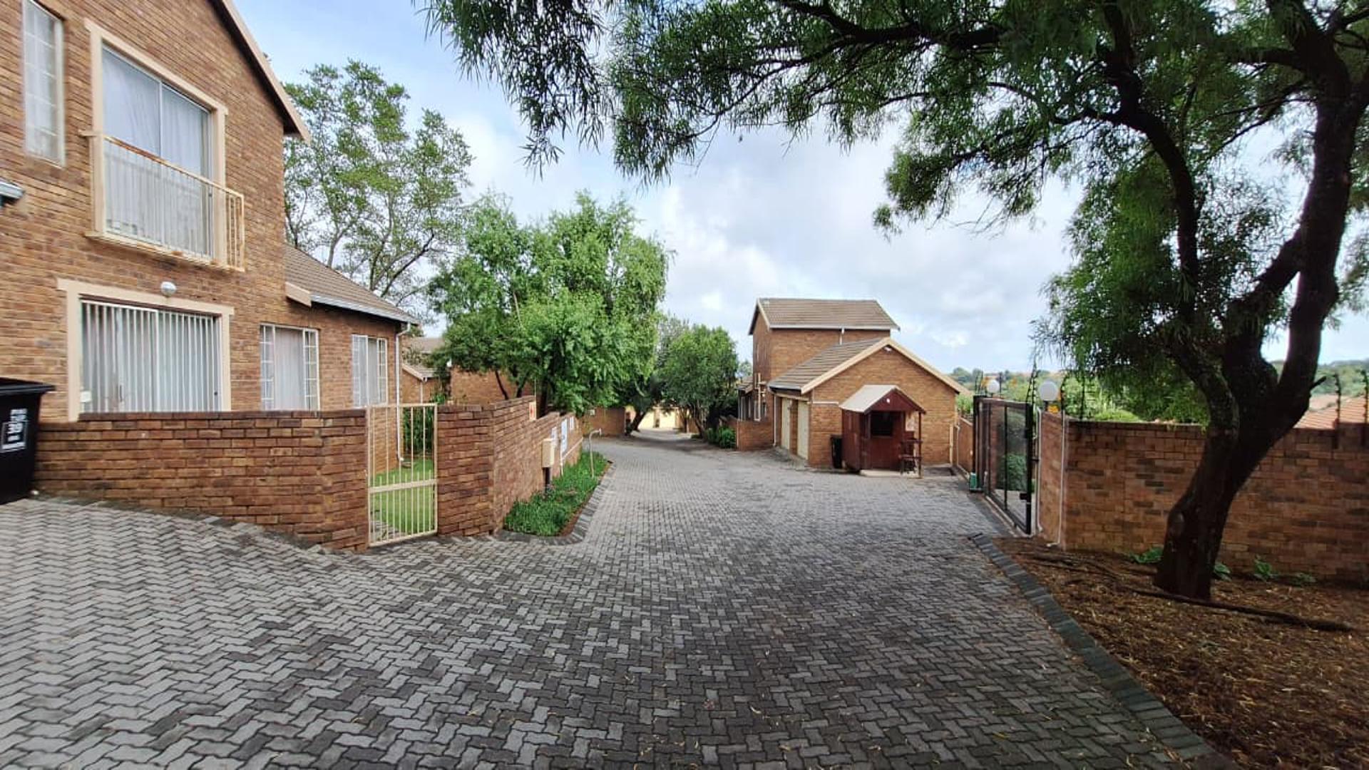 Front View of property in Wilgeheuwel 