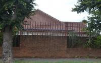 Front View of property in Linmeyer