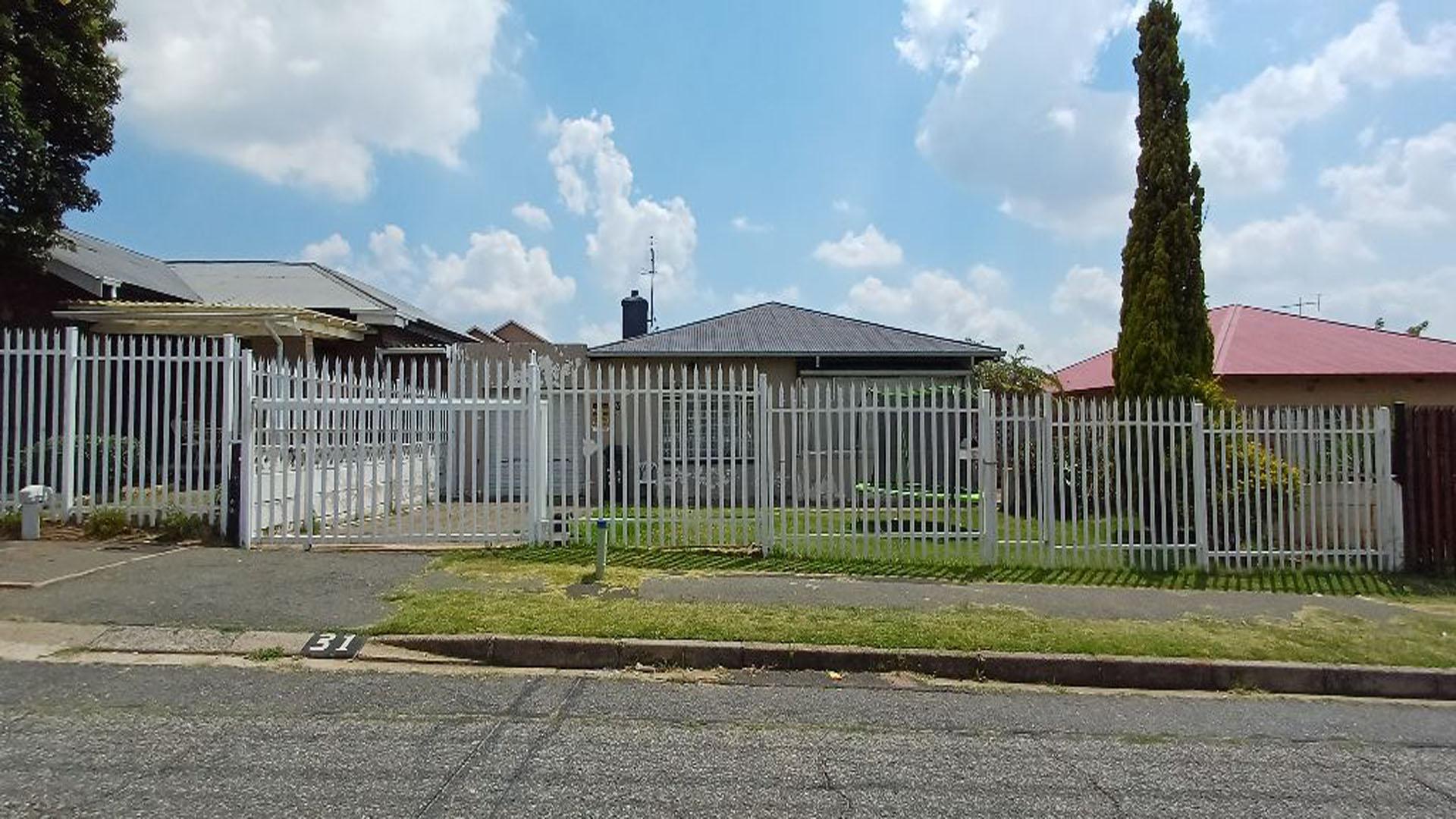 Front View of property in South Hills