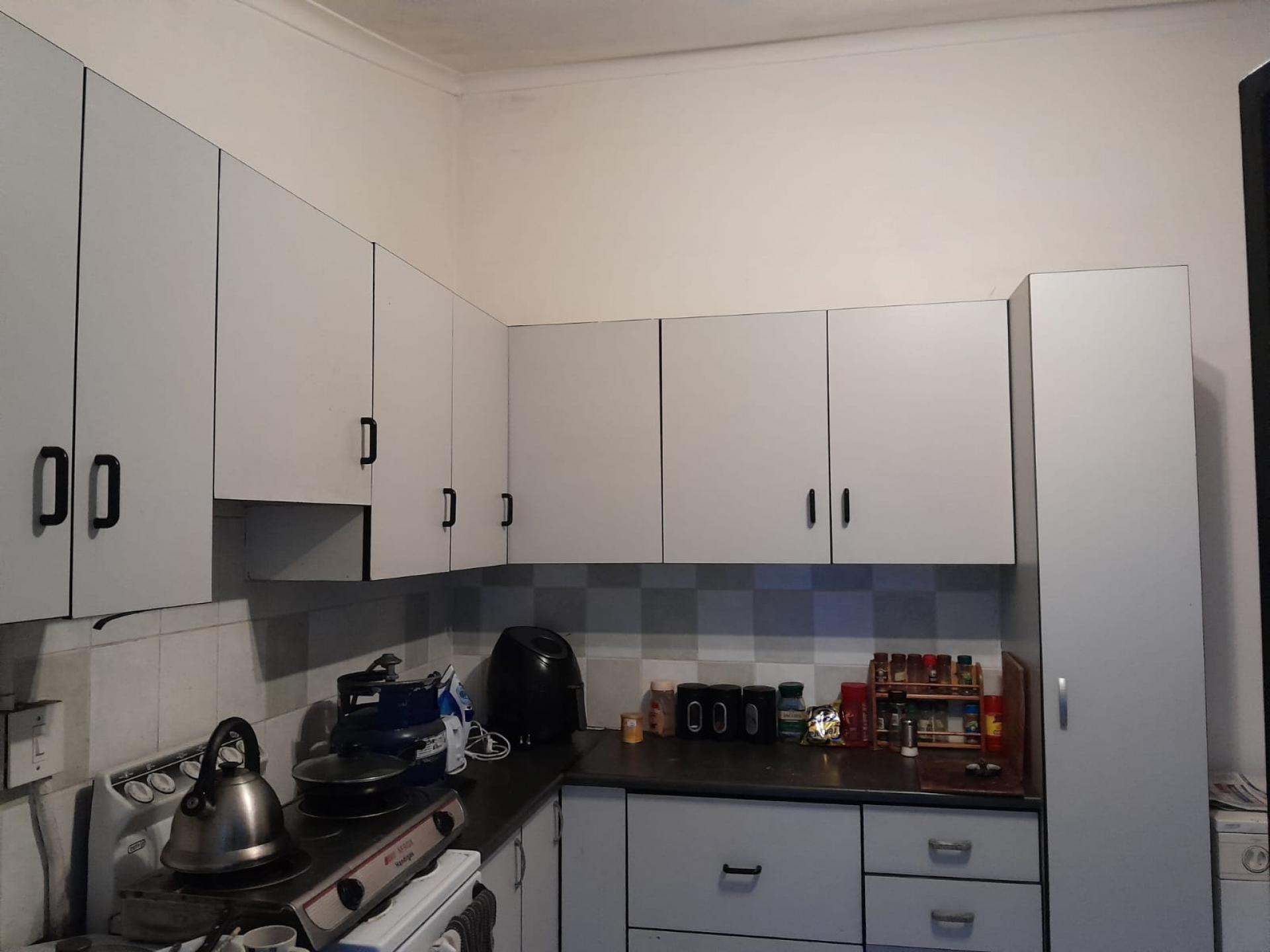 Kitchen of property in Seawinds