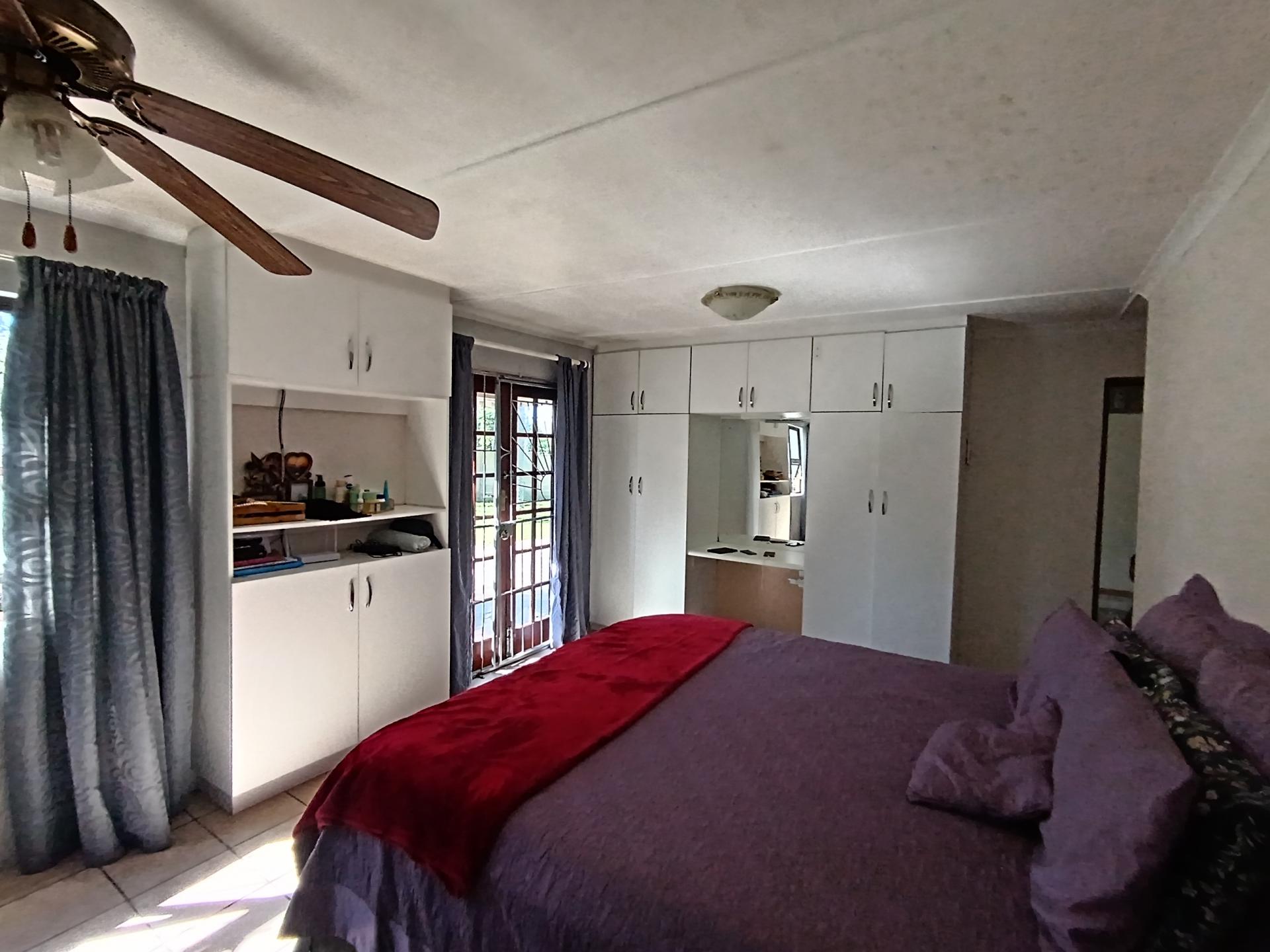 Main Bedroom of property in East London