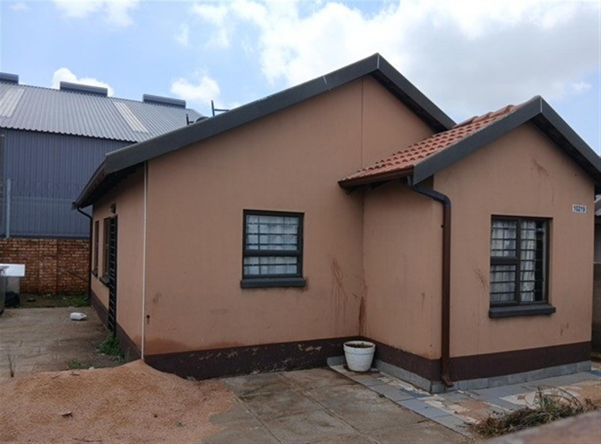 Front View of property in Windmill Park