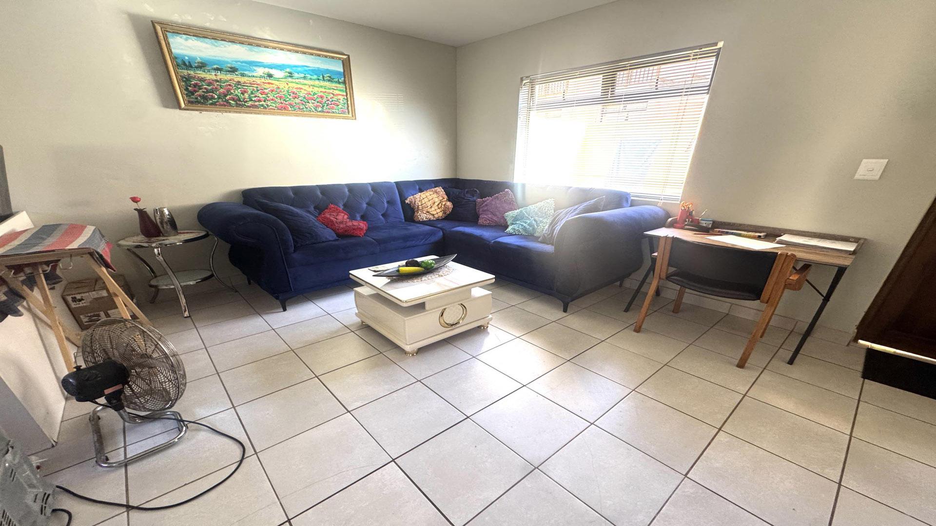 Lounges of property in Kidds Beach