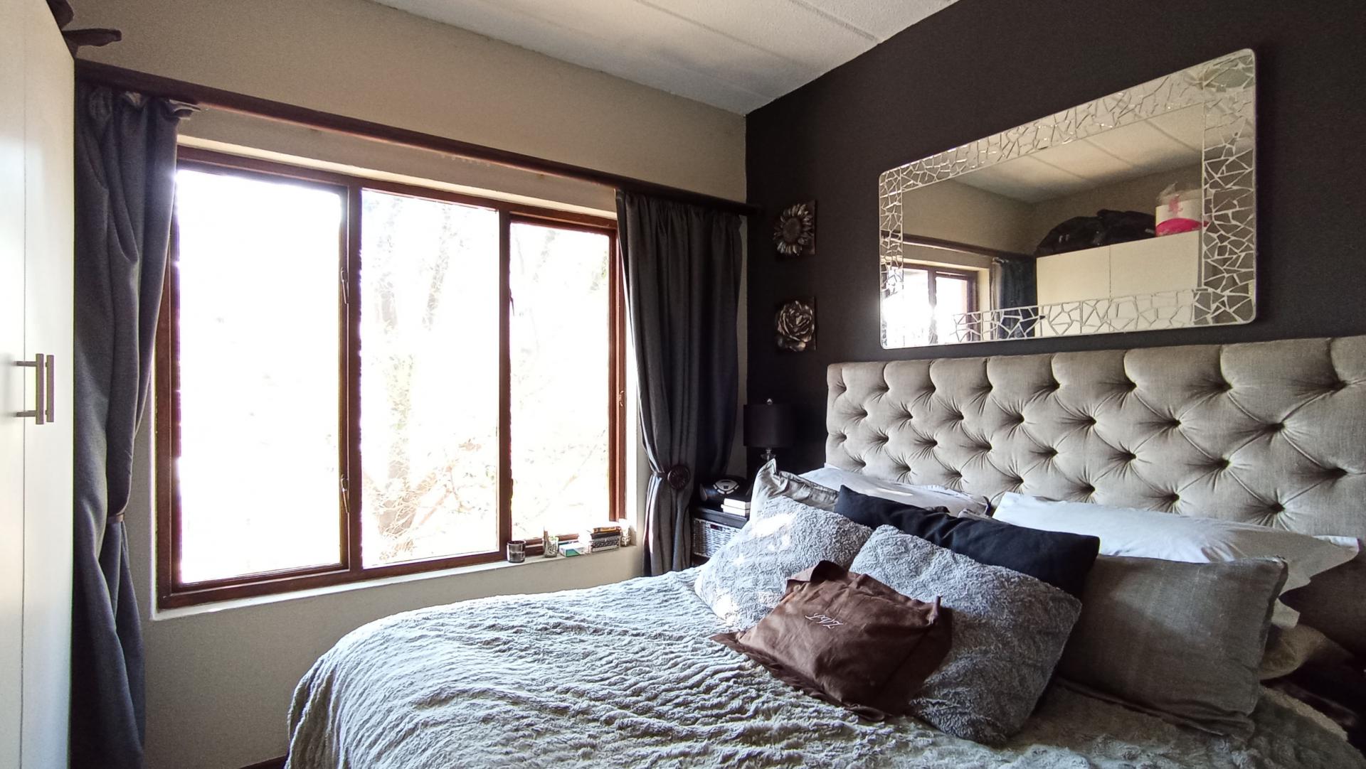 Bed Room 1 - 13 square meters of property in Douglasdale