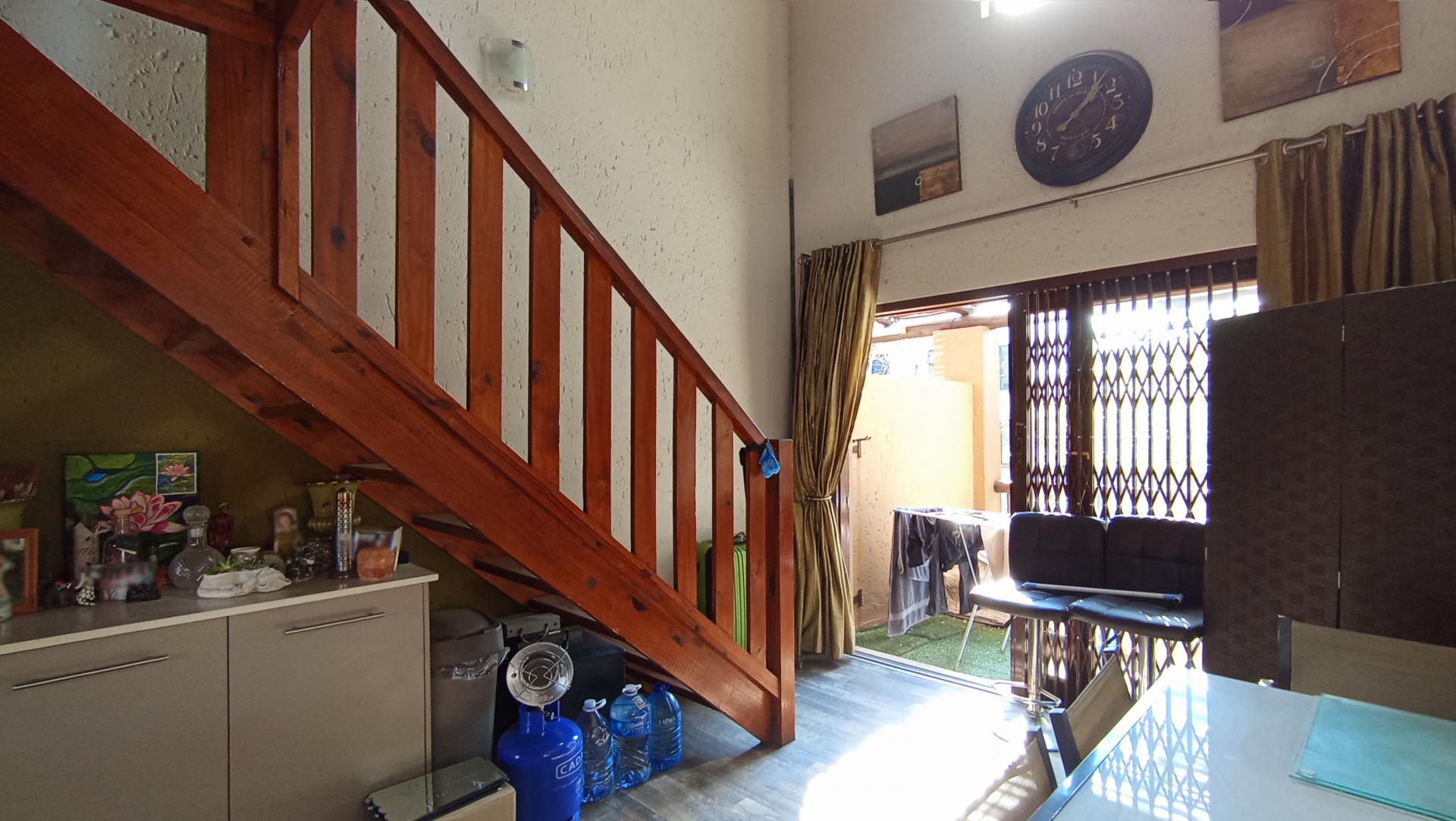 Spaces - 24 square meters of property in Douglasdale