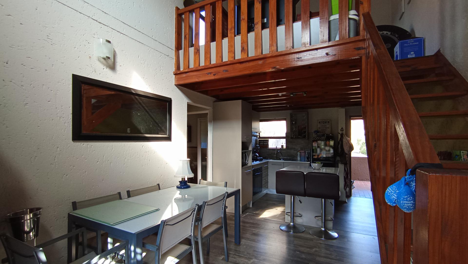 Spaces - 24 square meters of property in Douglasdale