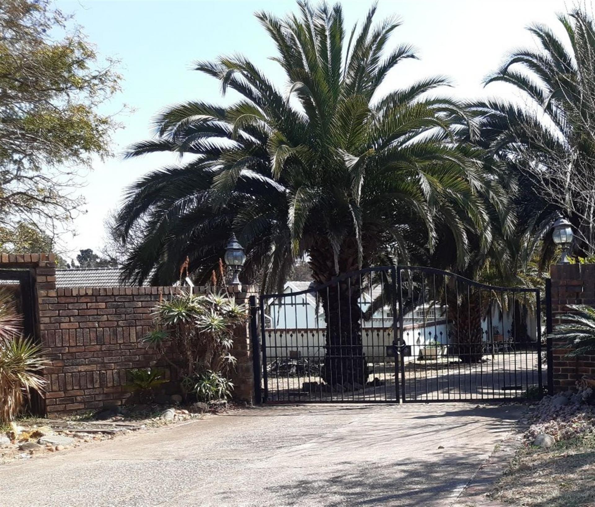 Front View of property in Randjesfontein
