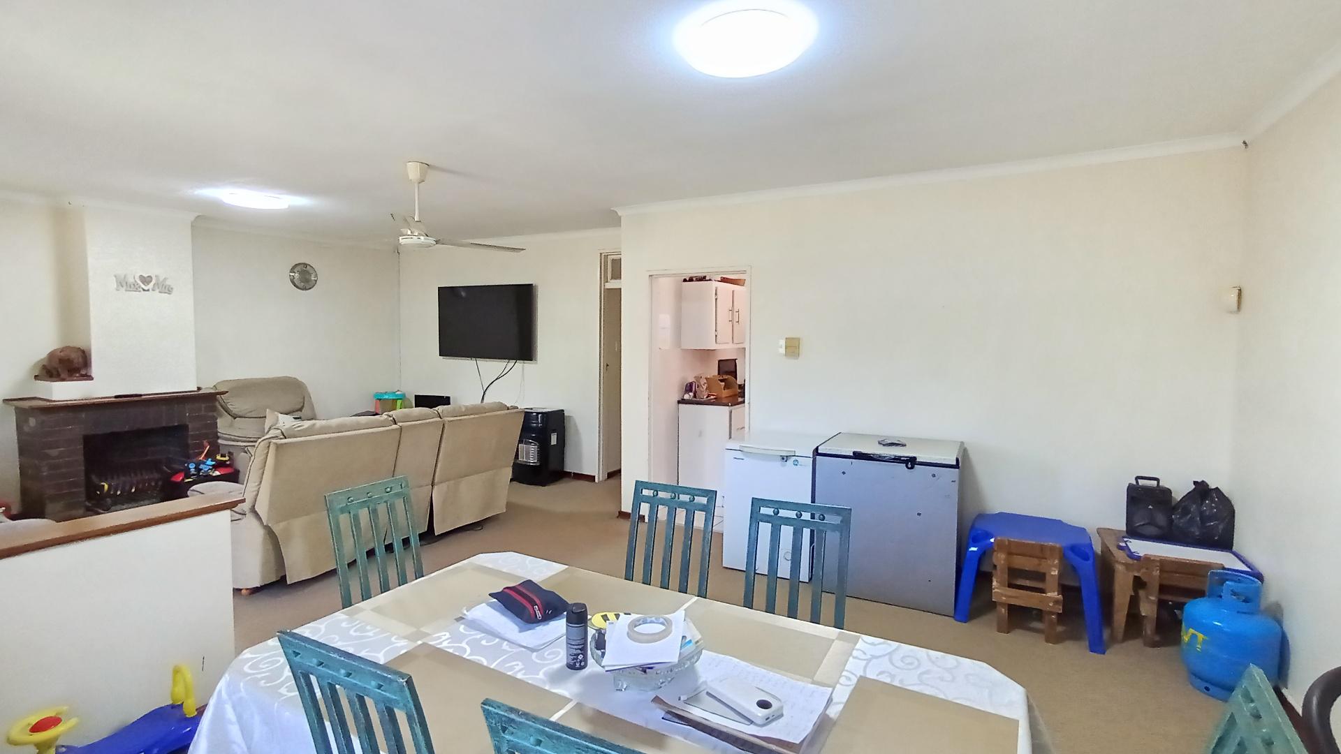 Dining Room - 22 square meters of property in Assagay