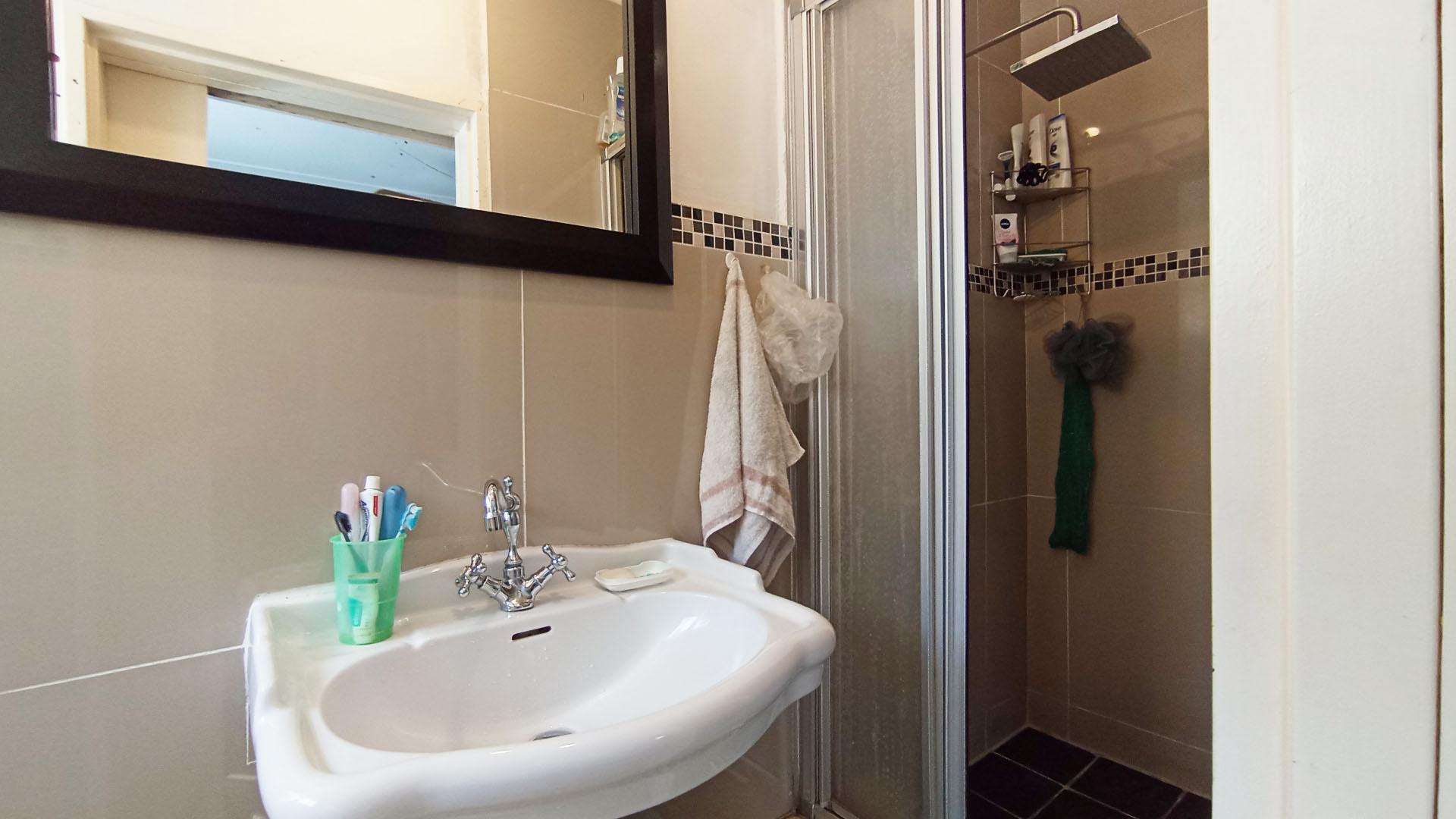 Main Bathroom - 4 square meters of property in Assagay