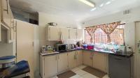 Kitchen - 17 square meters of property in Assagay