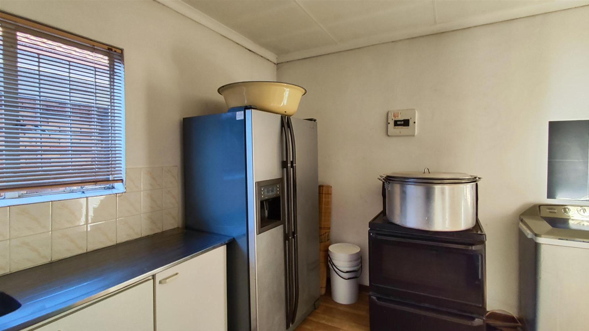 Kitchen - 30 square meters of property in Three Rivers