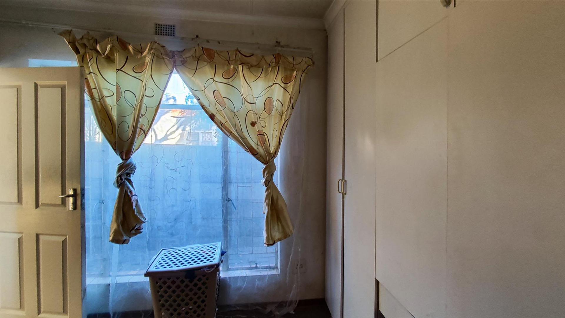 Bed Room 1 - 26 square meters of property in Three Rivers