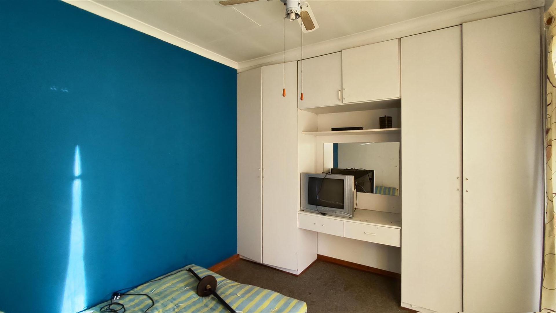 Bed Room 2 - 24 square meters of property in Three Rivers