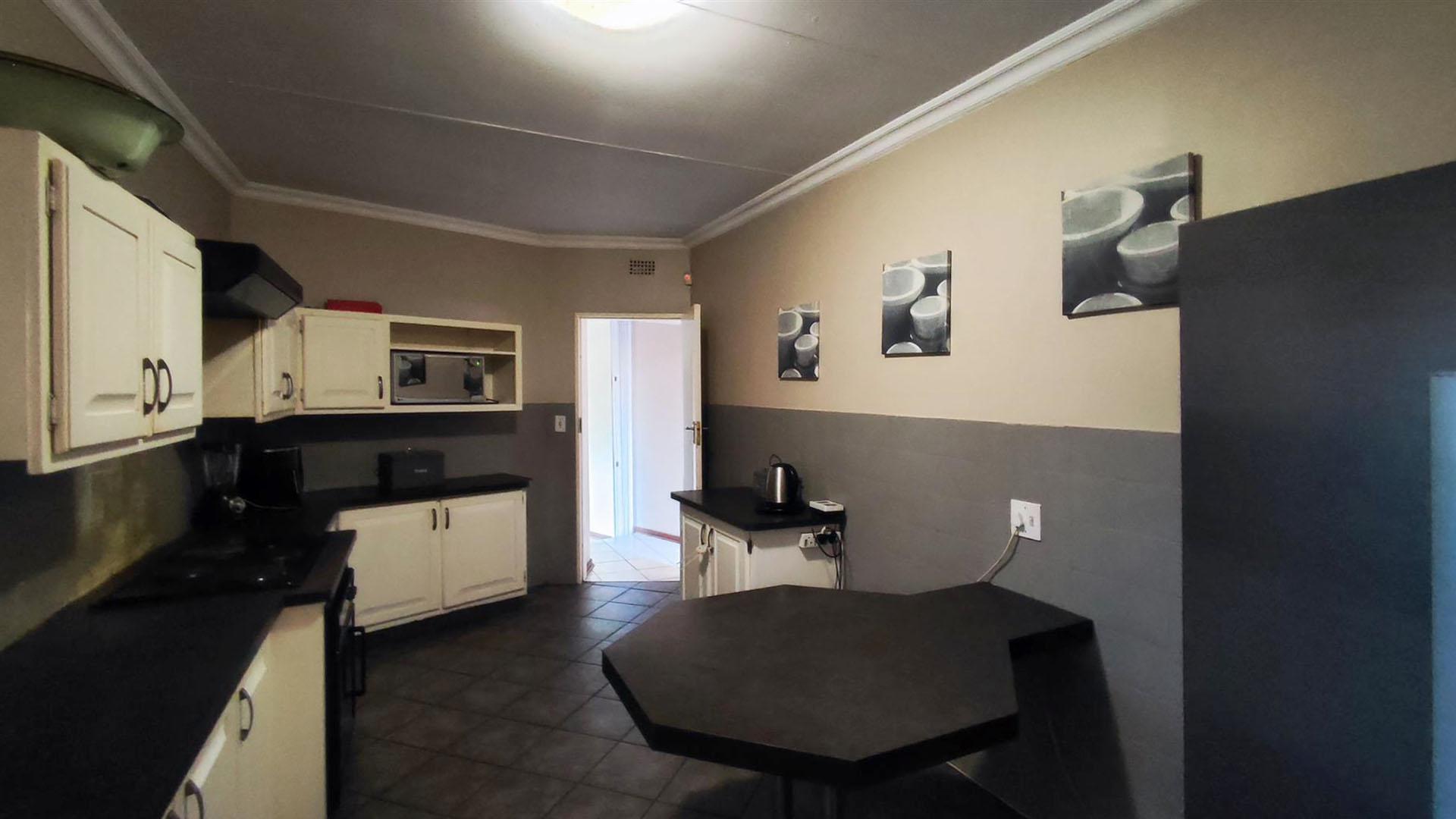 Kitchen - 30 square meters of property in Three Rivers