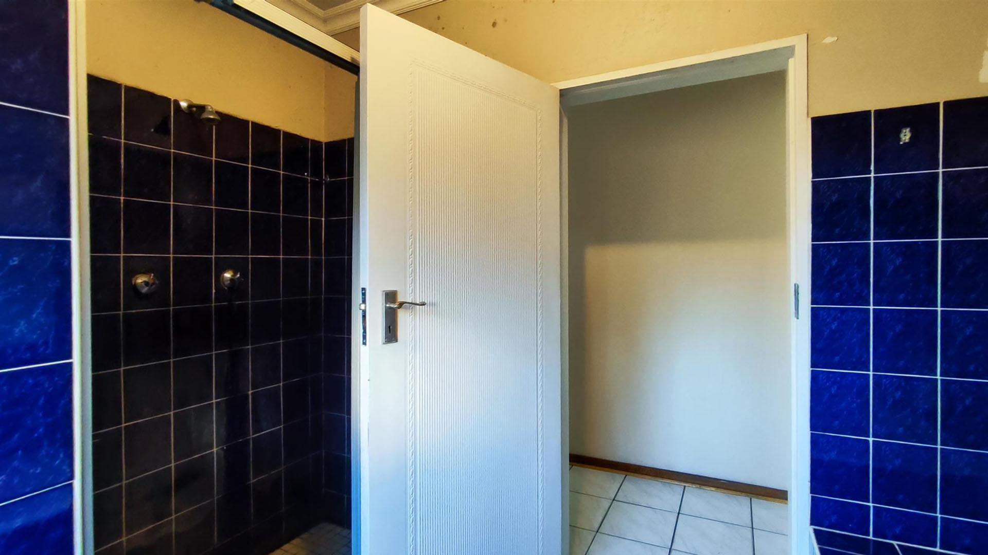 Bathroom 1 - 12 square meters of property in Three Rivers