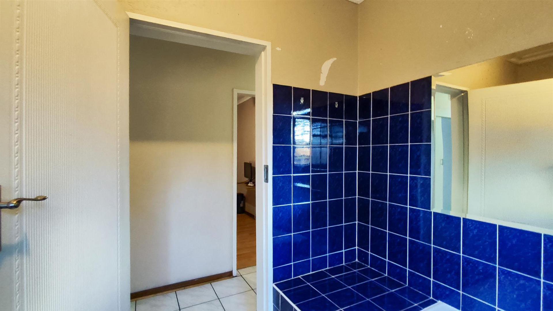 Bathroom 1 - 12 square meters of property in Three Rivers