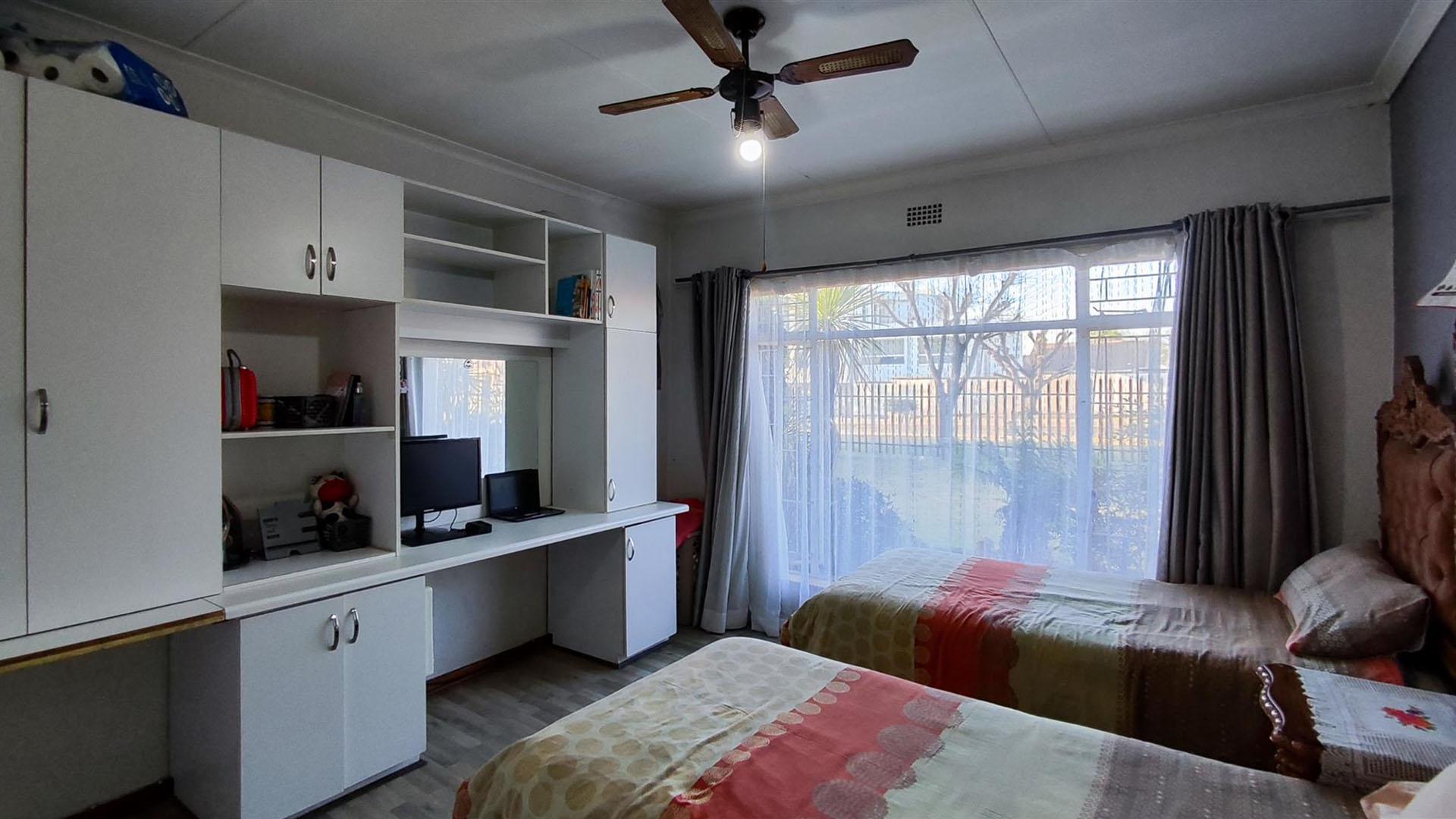 Bed Room 3 - 13 square meters of property in Three Rivers