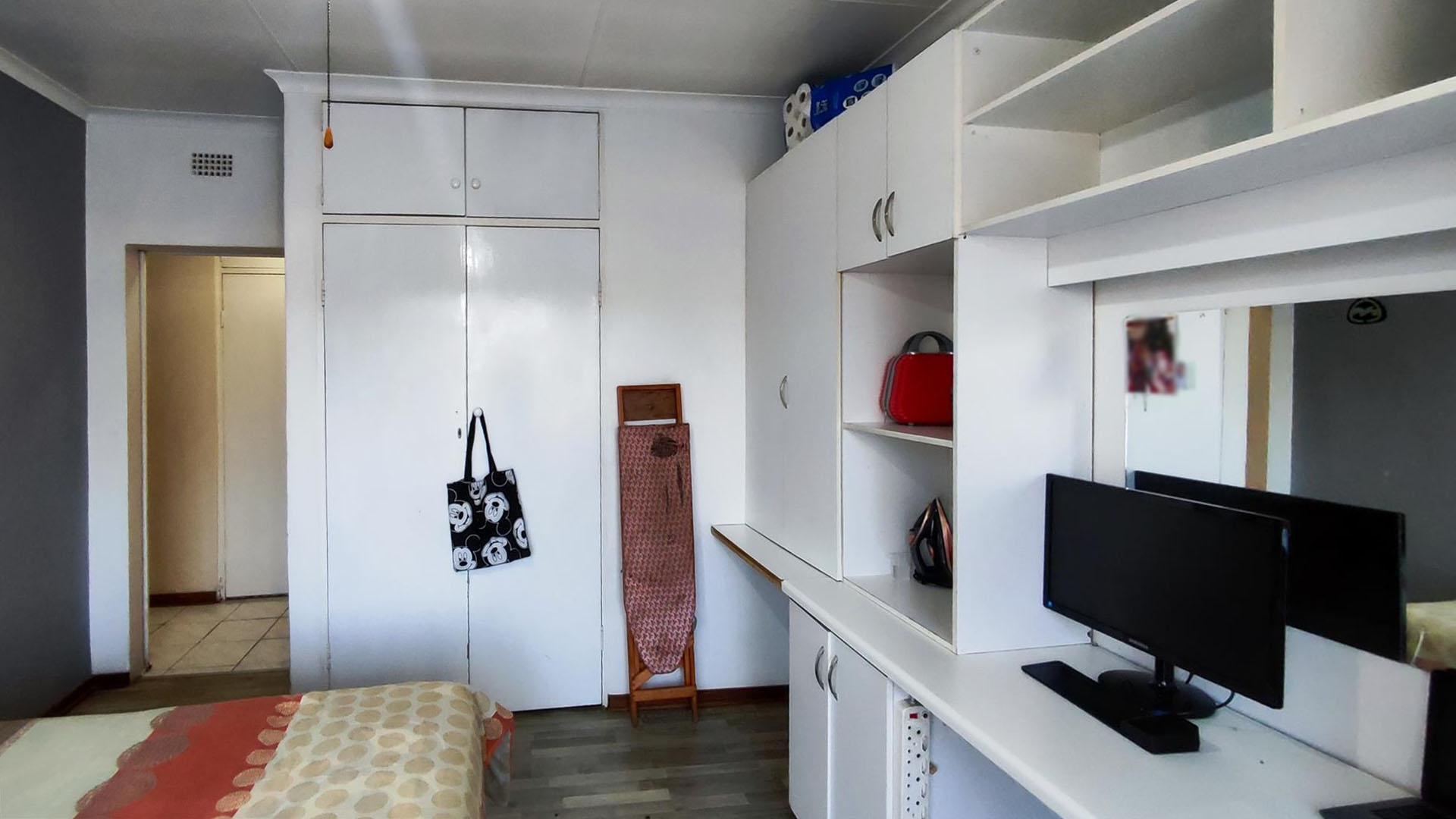 Bed Room 3 - 13 square meters of property in Three Rivers