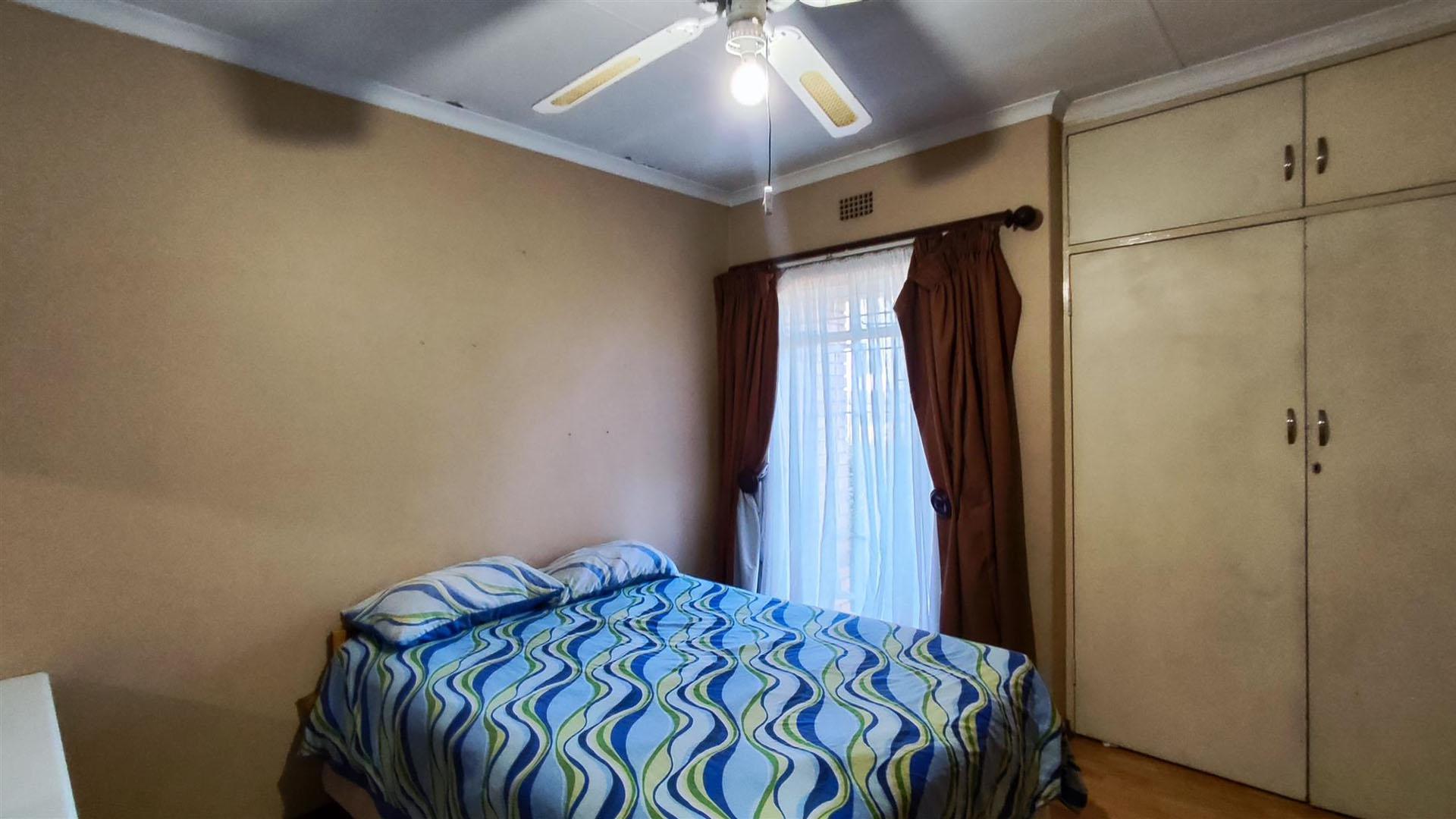 Bed Room 2 - 24 square meters of property in Three Rivers