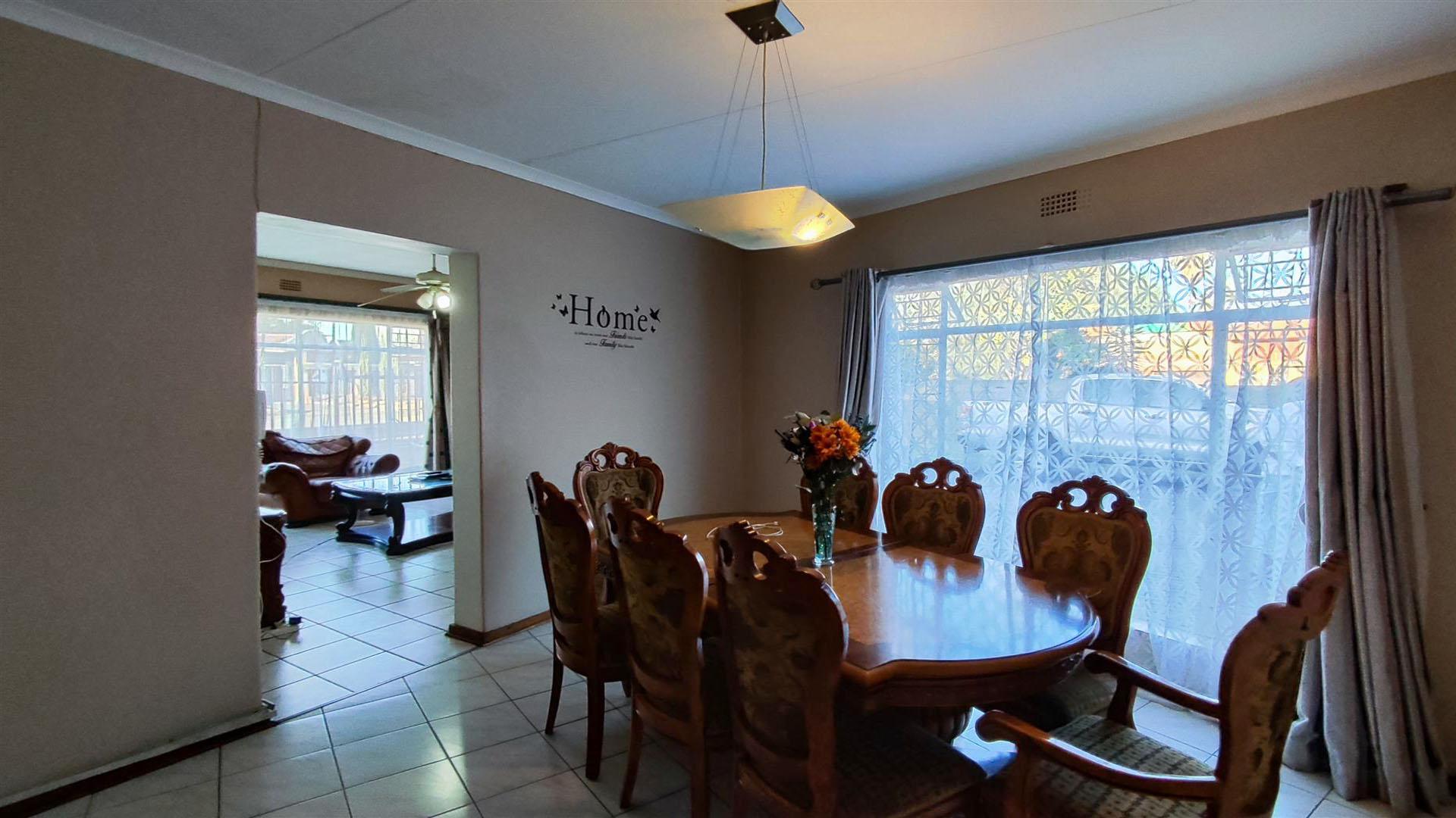 Dining Room - 16 square meters of property in Three Rivers