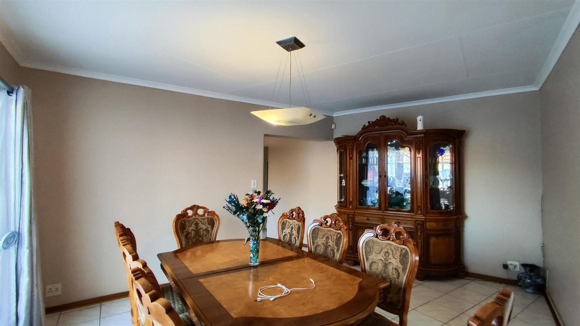 Dining Room - 16 square meters of property in Three Rivers