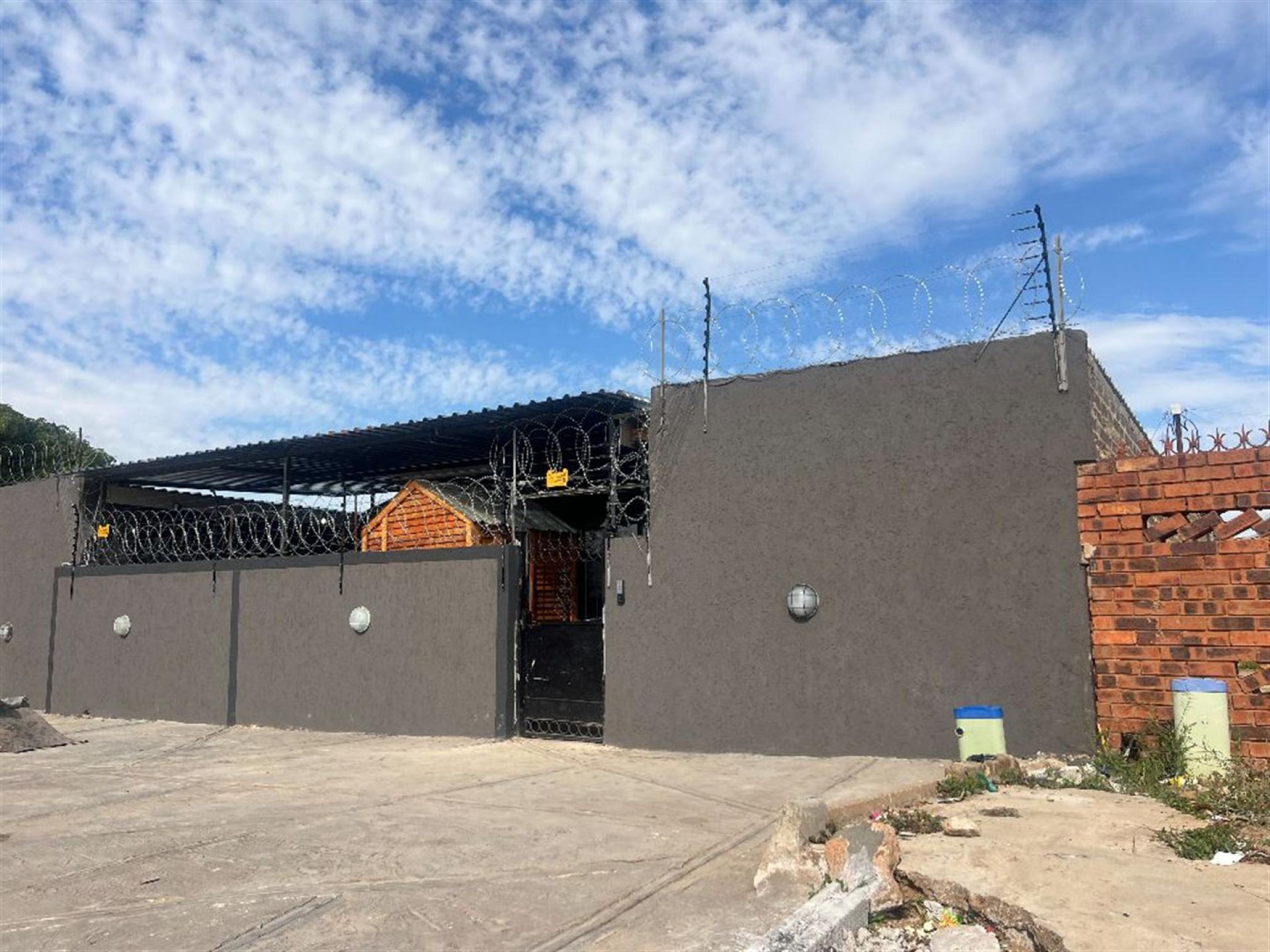 Front View of property in Soshanguve