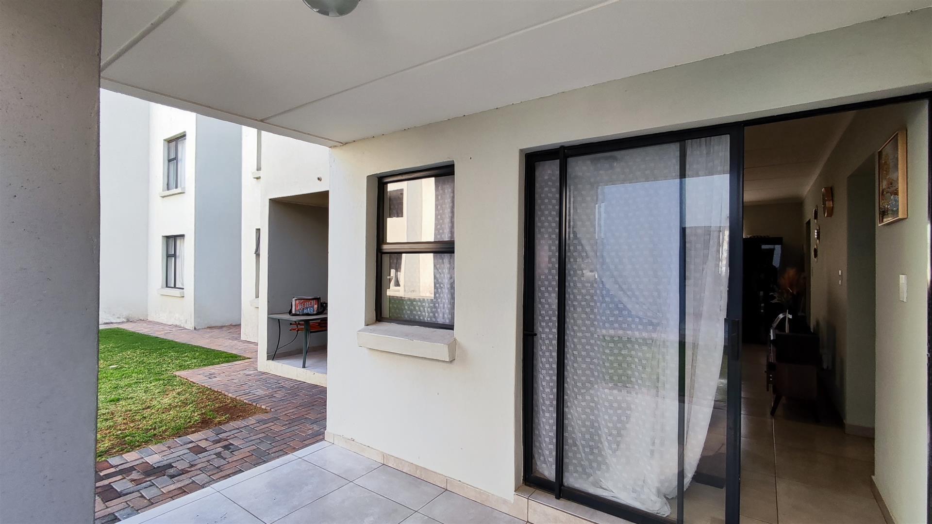 Patio - 10 square meters of property in Eveleigh