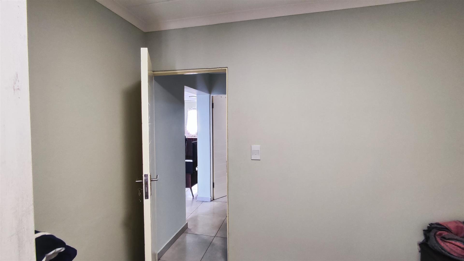 Bed Room 2 - 10 square meters of property in Eveleigh