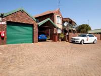 3 Bedroom 2 Bathroom Simplex for Sale for sale in Eldoraigne