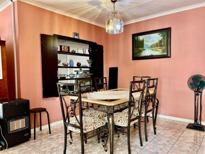 3 Bedroom House for Sale For Sale in Pageview MR647885 M