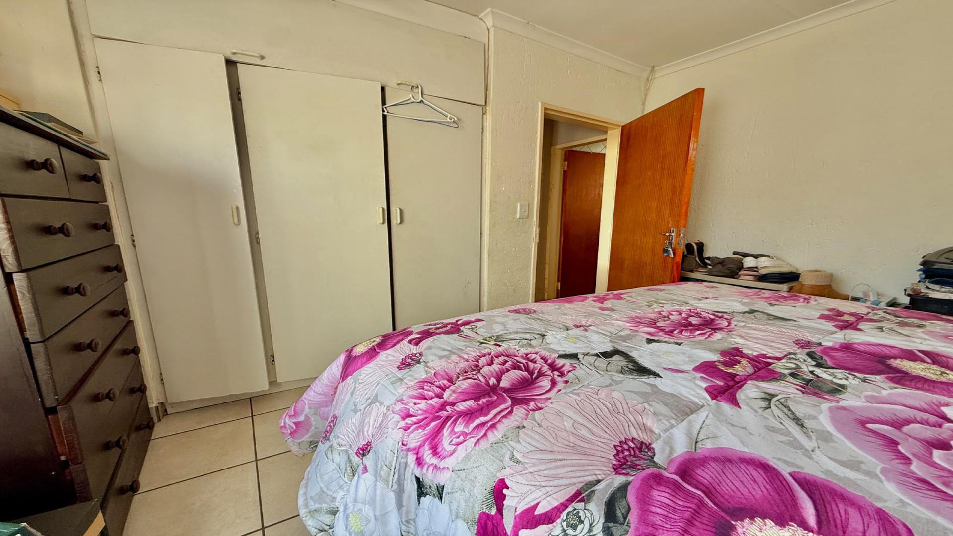 Bed Room 2 of property in Minnebron