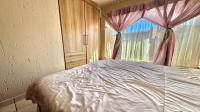 Bed Room 1 of property in Minnebron