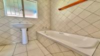 Bathroom 1 of property in Minnebron