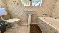 Bathroom 2 of property in Minnebron