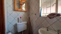 Bathroom 1 - 5 square meters of property in Minnebron
