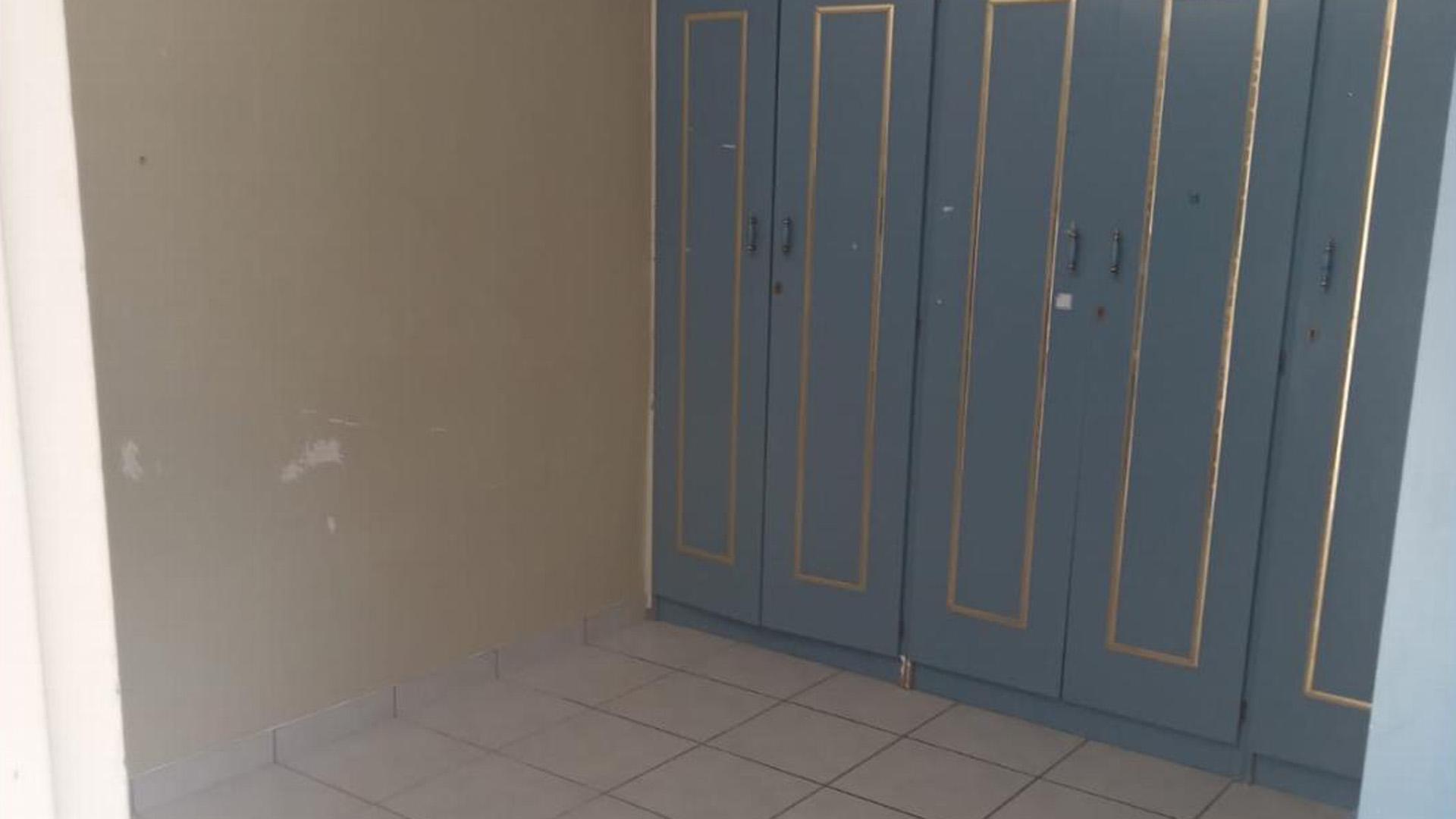 Bed Room 1 of property in Lotus Park