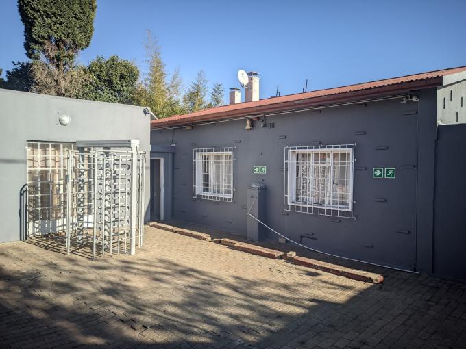 11 Bedroom House to Rent in Westdene (JHB) - Property to rent - MR647988