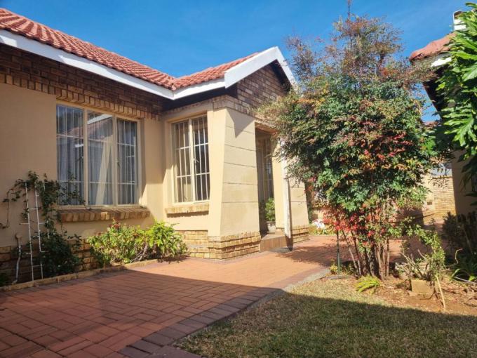 3 Bedroom Simplex for Sale For Sale in Waterval East - MR648073