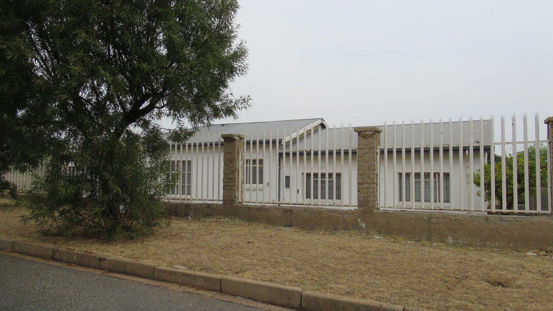 Front View of property in Maraisburg