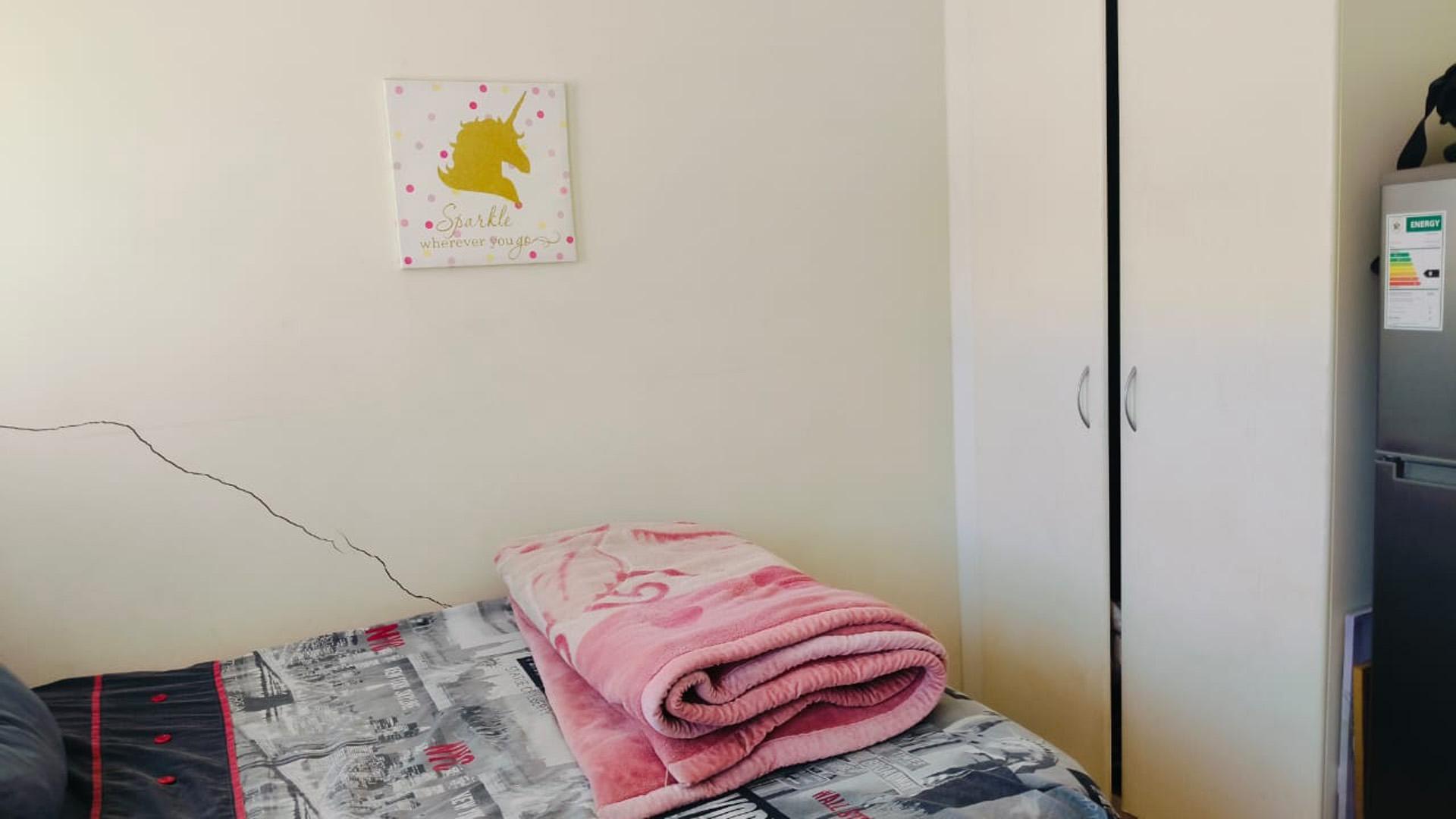 Bed Room 1 of property in Waterval East