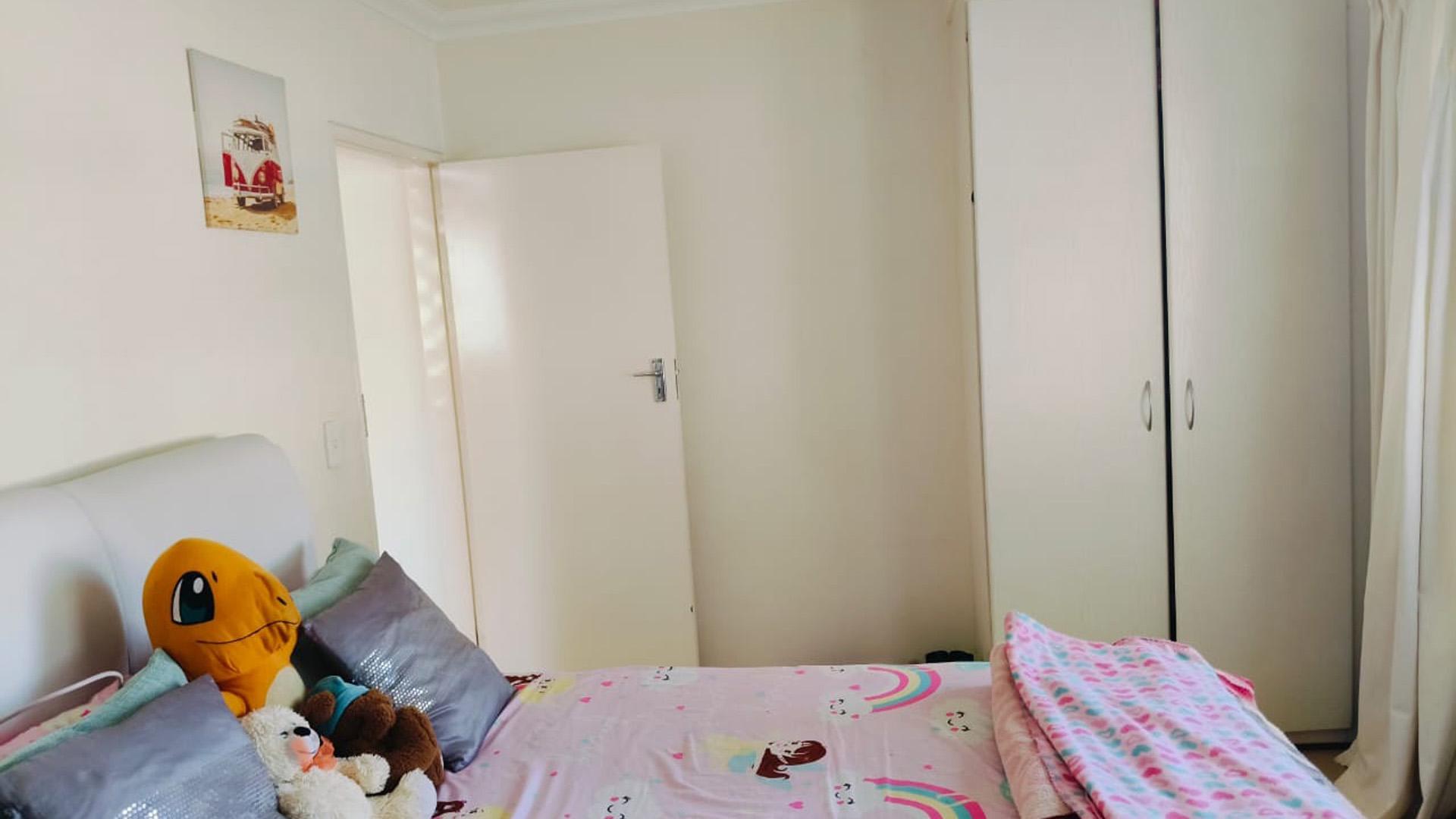 Bed Room 2 of property in Waterval East