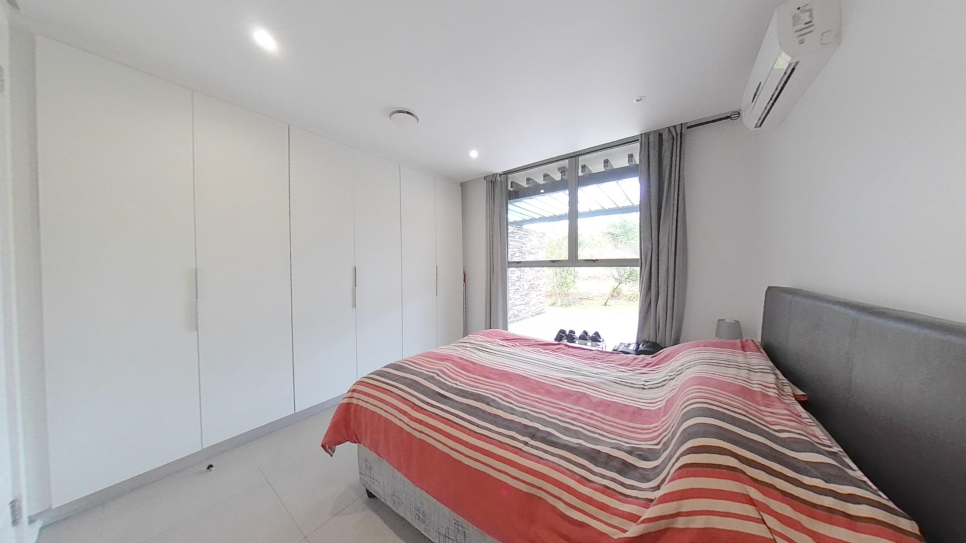 Main Bedroom - 15 square meters of property in Sibaya Precinct 