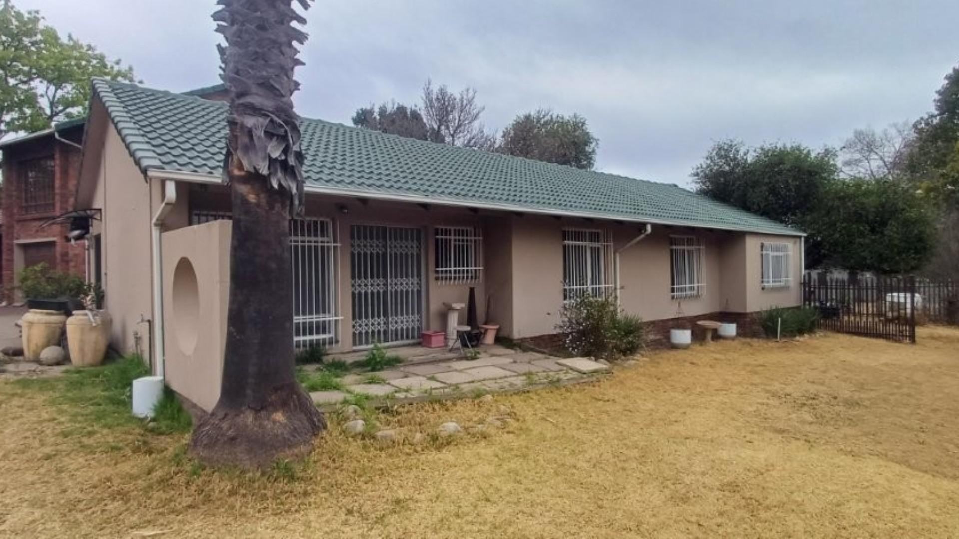 Front View of property in Secunda