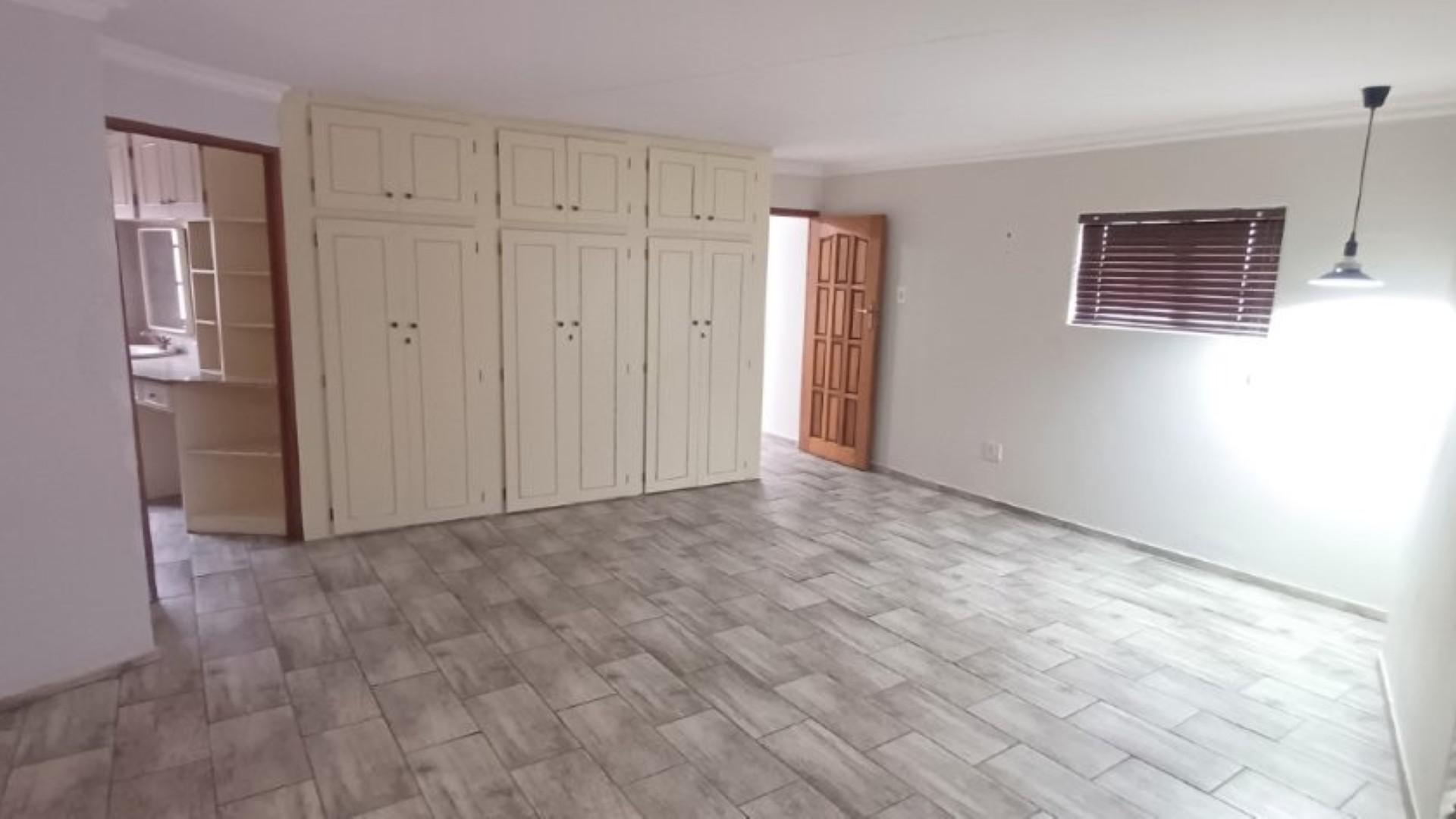 Main Bedroom of property in Secunda