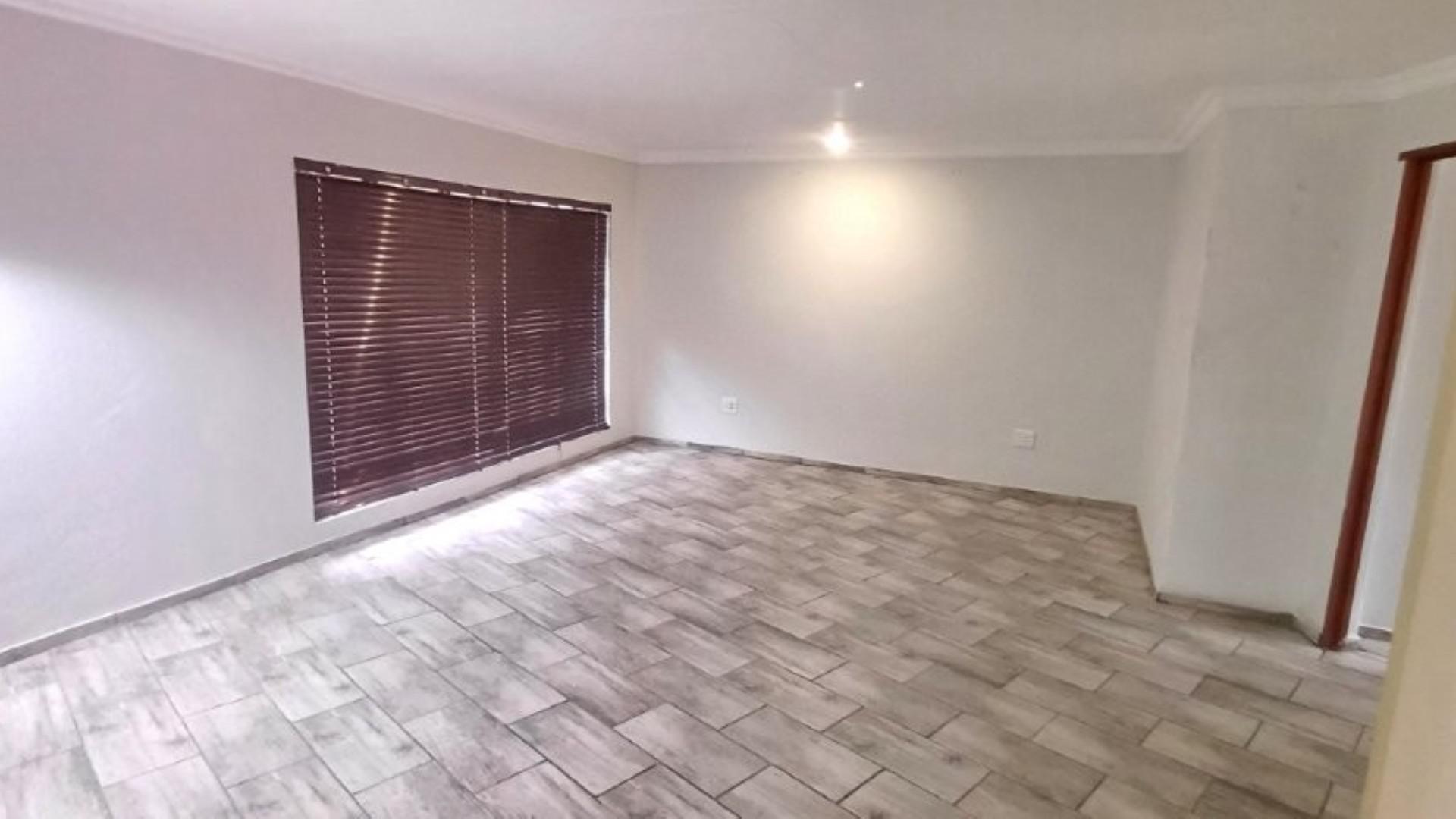 Main Bedroom of property in Secunda