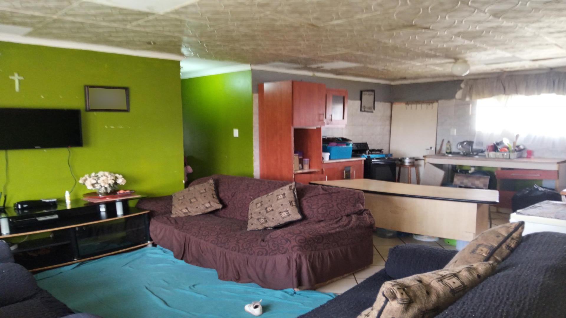 Lounges of property in Koster